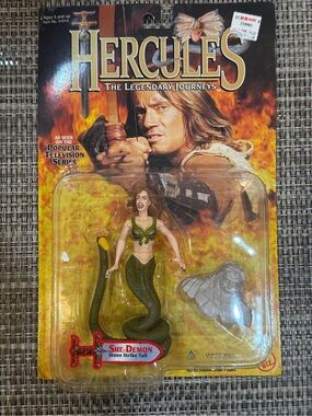 She-Demon Stone Strike Tail Action Figure - Green